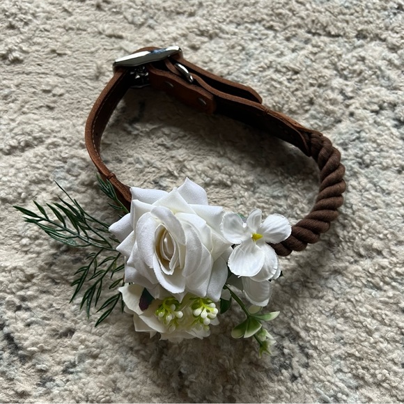 Leather & Rope Dog Collar with Flowers and Leash - Wedding Engagement Photoshoot - Picture 1 of 6
